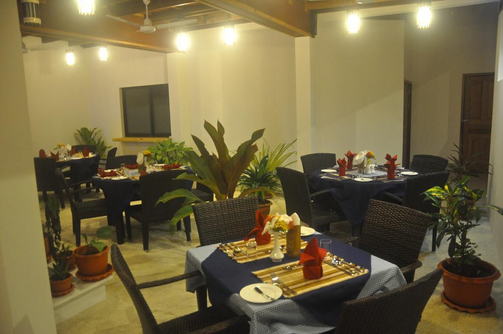 Rasdhoo Relax Inn Екстер'єр фото